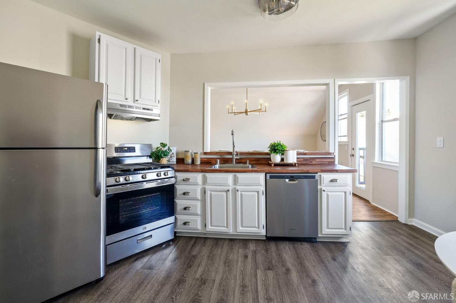 Detail Gallery Image 7 of 34 For 257 Andover St, San Francisco,  CA 94110 - – Beds | – Baths