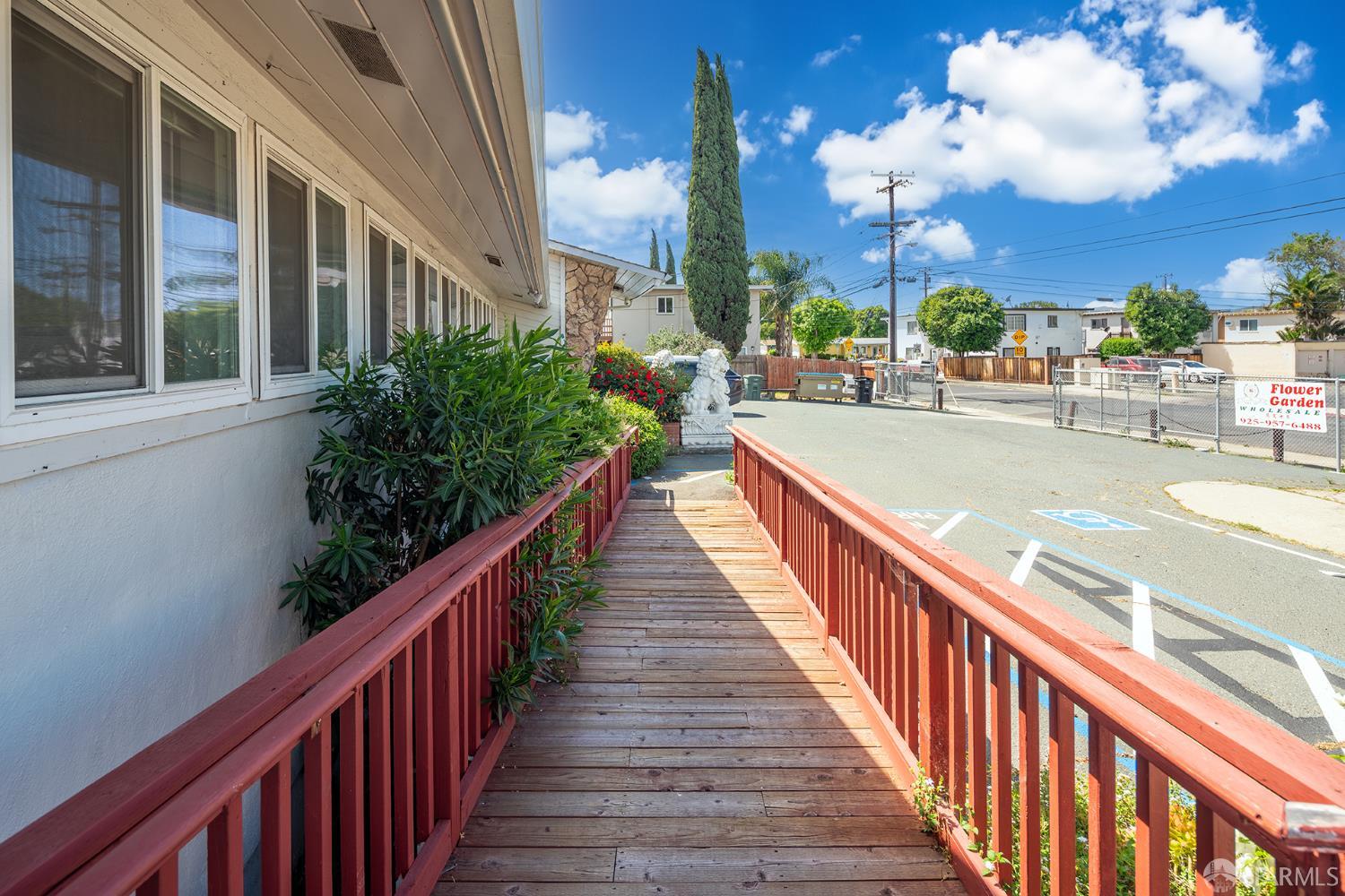 Detail Gallery Image 5 of 43 For 2820 Broadmoor Ave, Concord,  CA 94520 - – Beds | – Baths