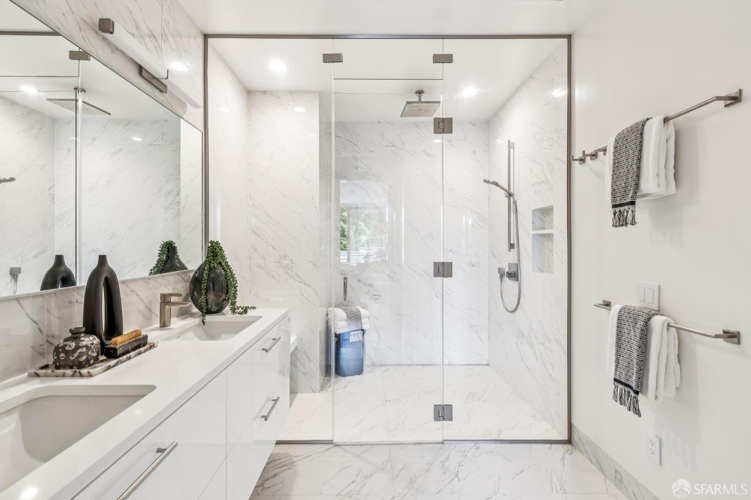 Photo #34: 426120175 Listing: Photo #34