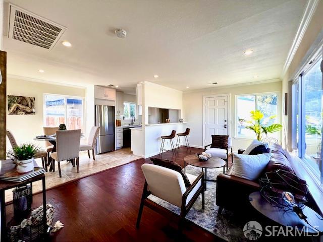 Detail Gallery Image 7 of 23 For 590 Hurlingame Ave, Redwood City,  CA 94063 - 2 Beds | 1 Baths