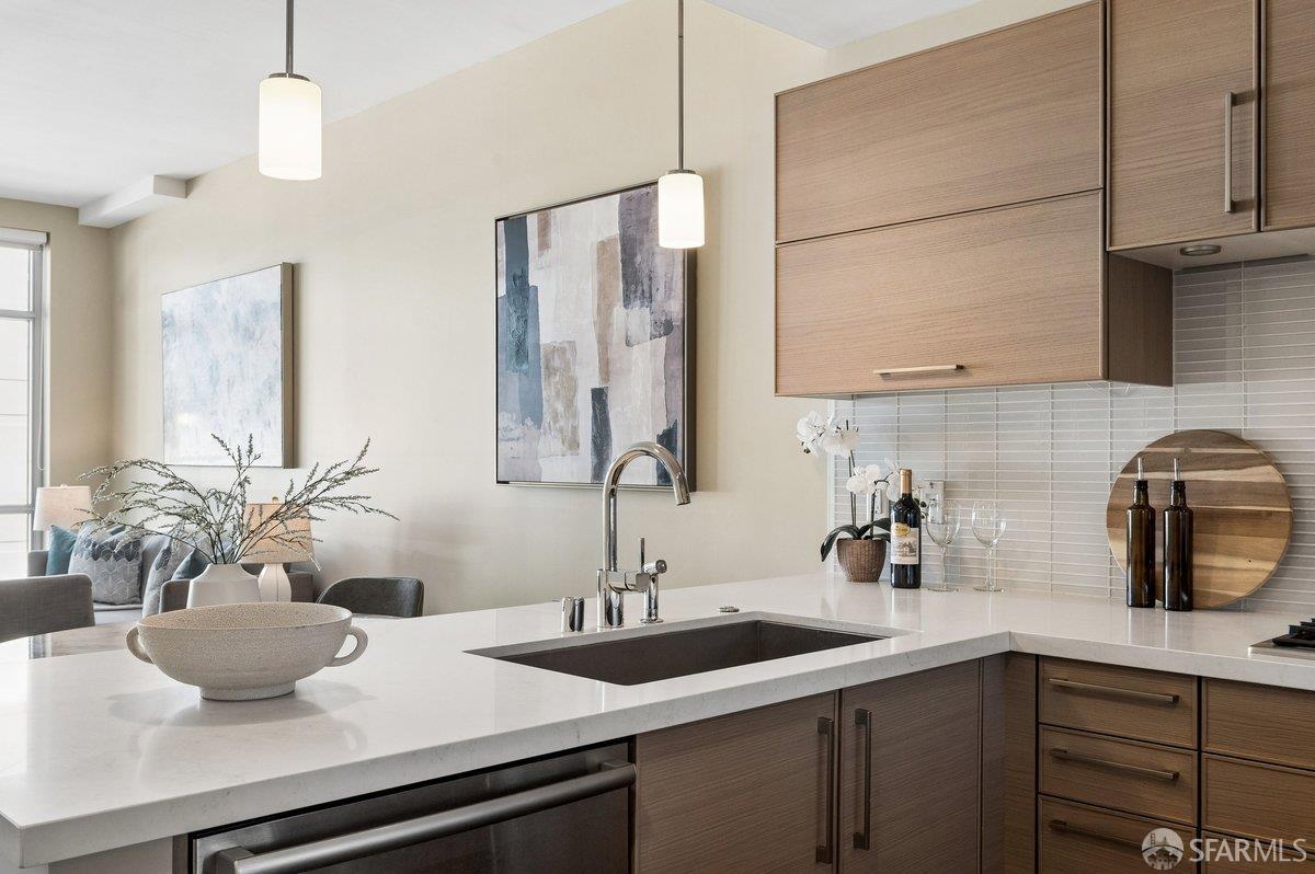 Photo #10: 426105815 Listing: Photo #10