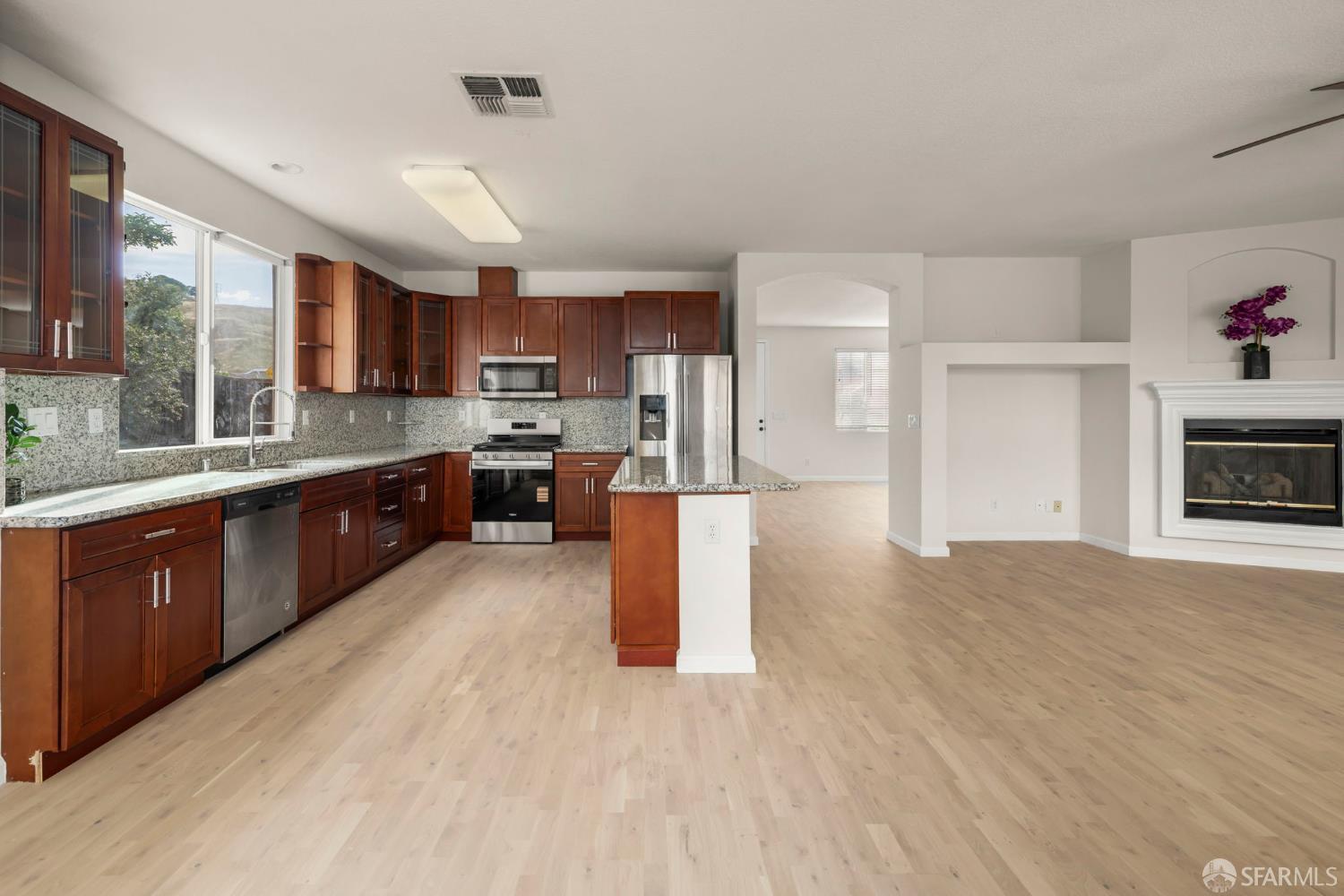 Detail Gallery Image 9 of 35 For 3801 Pintail Dr, Antioch,  CA 94509 - 4 Beds | 2 Baths