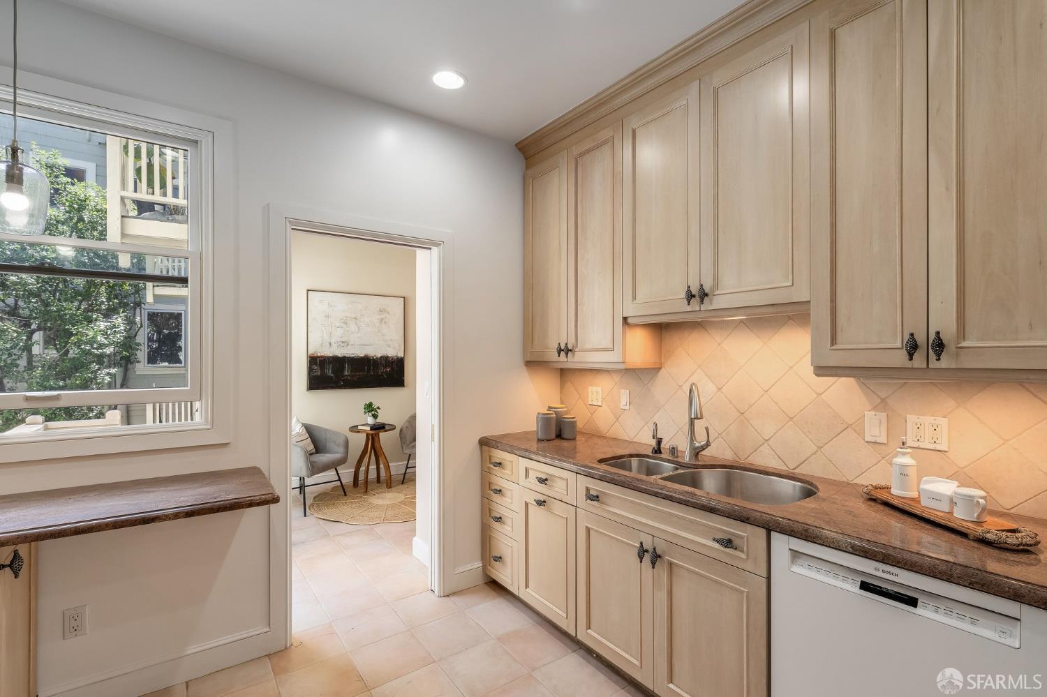 Photo #16: 426120506 Listing: Photo #16