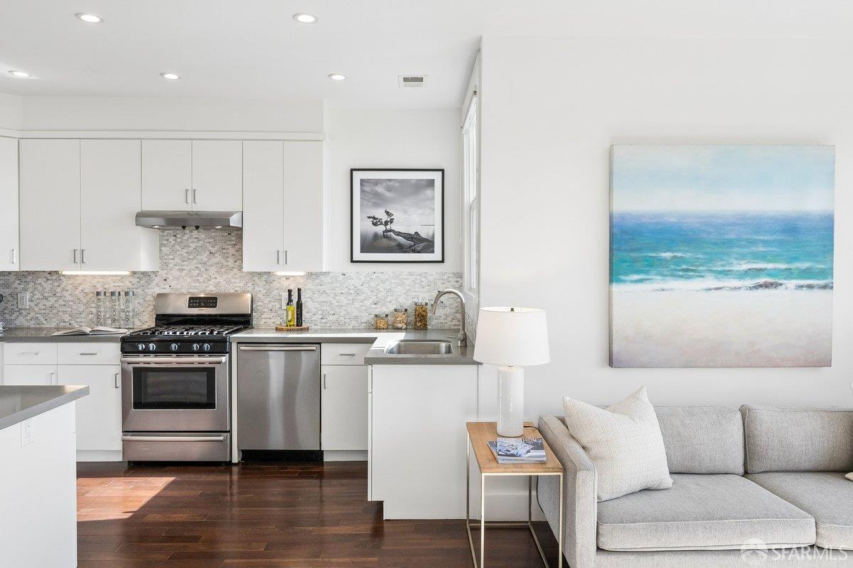 Photo #15: 426108884 Listing: Photo #15