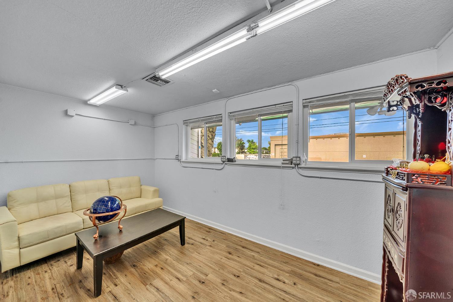 Detail Gallery Image 10 of 43 For 2820 Broadmoor Ave, Concord,  CA 94520 - – Beds | – Baths