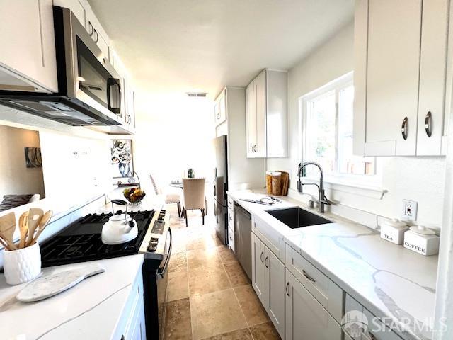 Detail Gallery Image 10 of 23 For 590 Hurlingame Ave, Redwood City,  CA 94063 - 2 Beds | 1 Baths