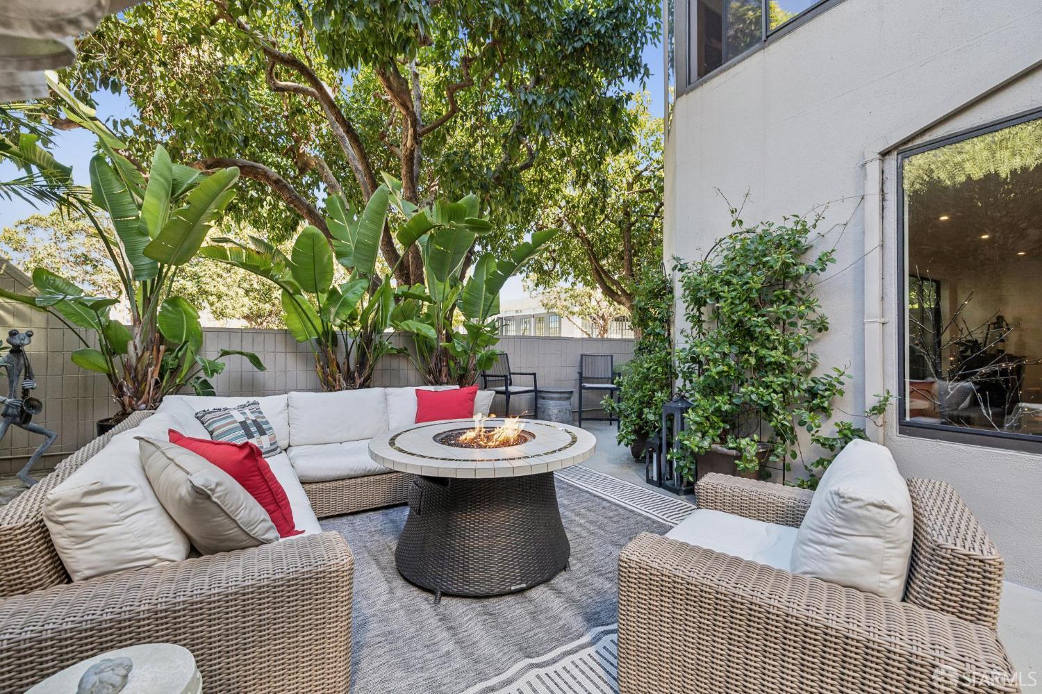 Photo #3: 426120491 Listing: Photo #3