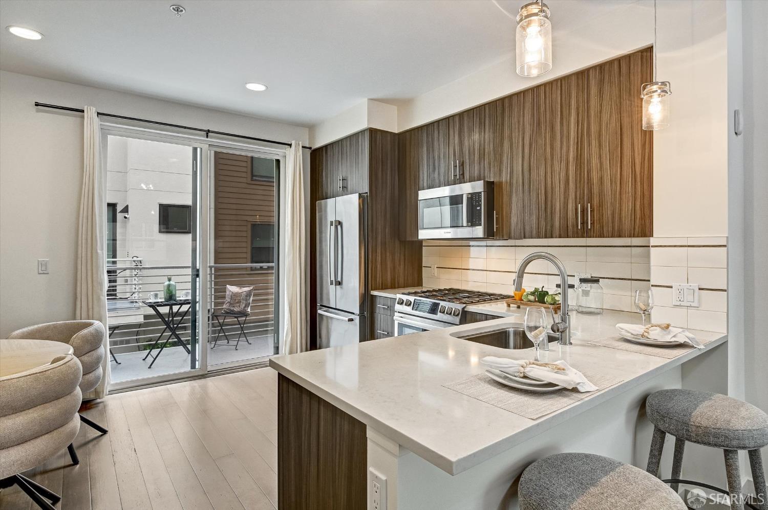 Photo #7: 426120600 Listing: Photo #7