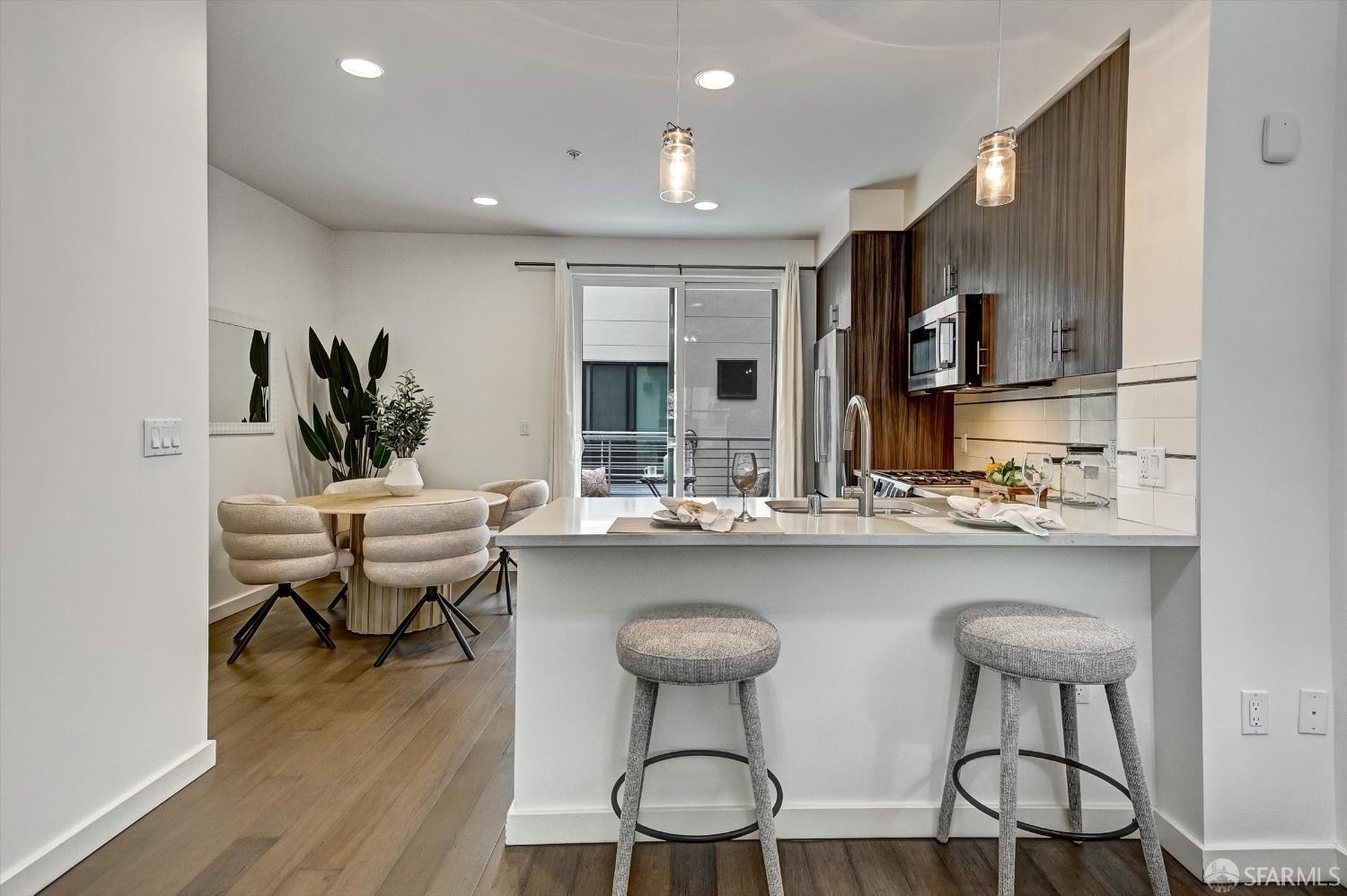 Photo #6: 426120600 Listing: Photo #6