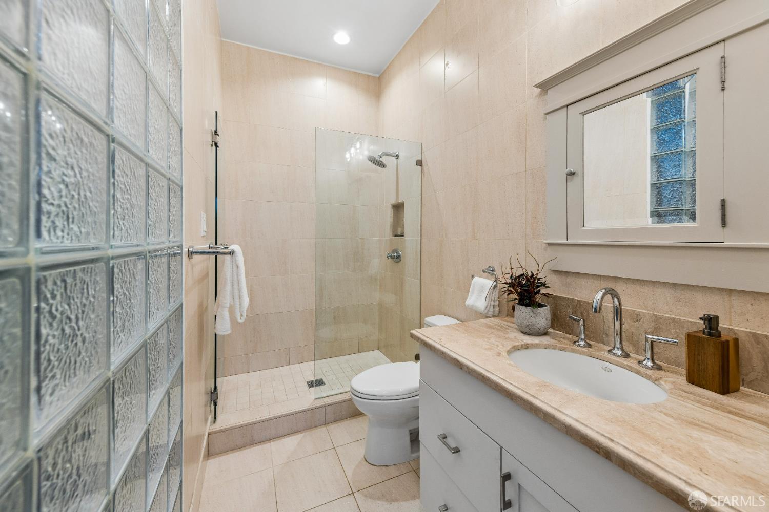 Photo #19: 426102779 Listing: Photo #19