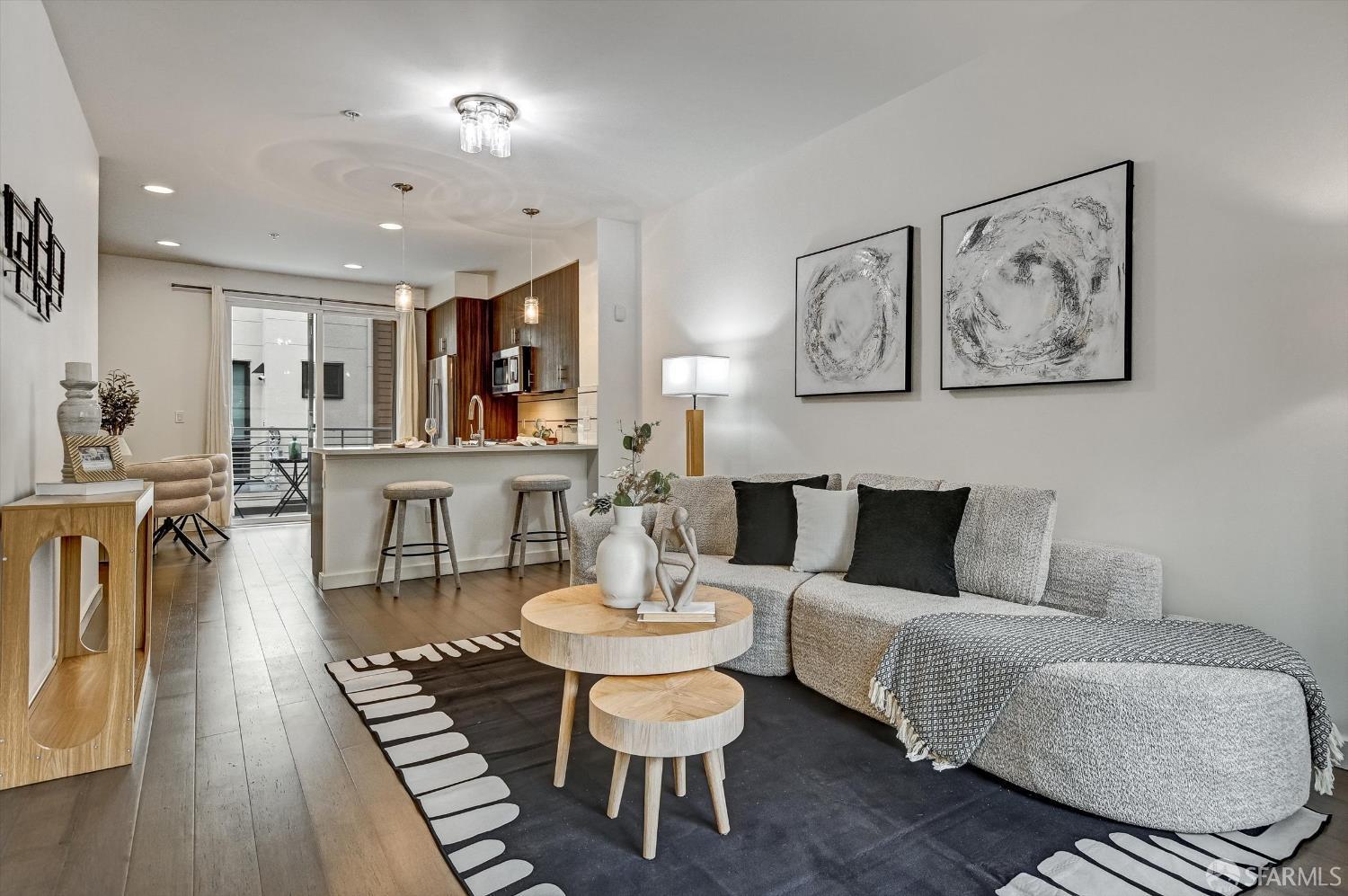 Photo #2: 426120600 Listing: Photo #2