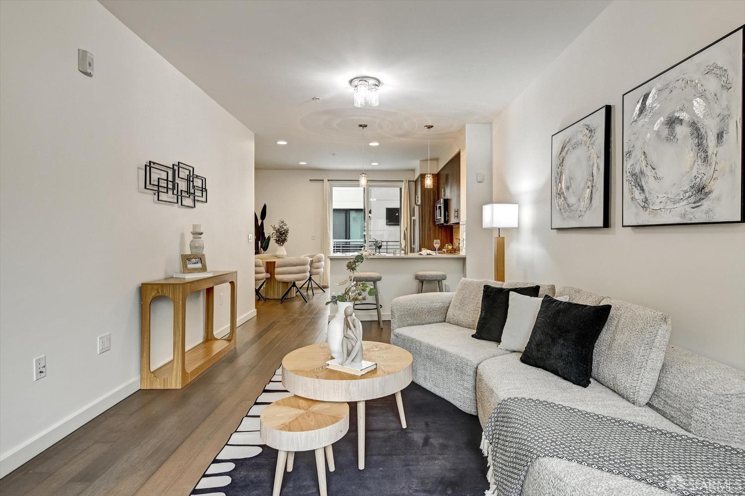 Photo #5: 426120600 Listing: Photo #5