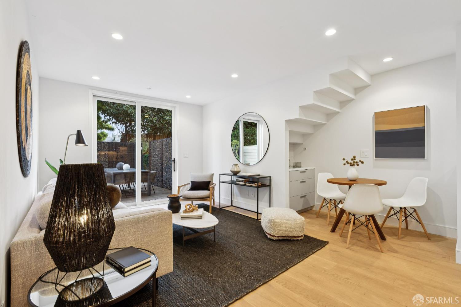 Photo #4: 426121073 Listing: Photo #4