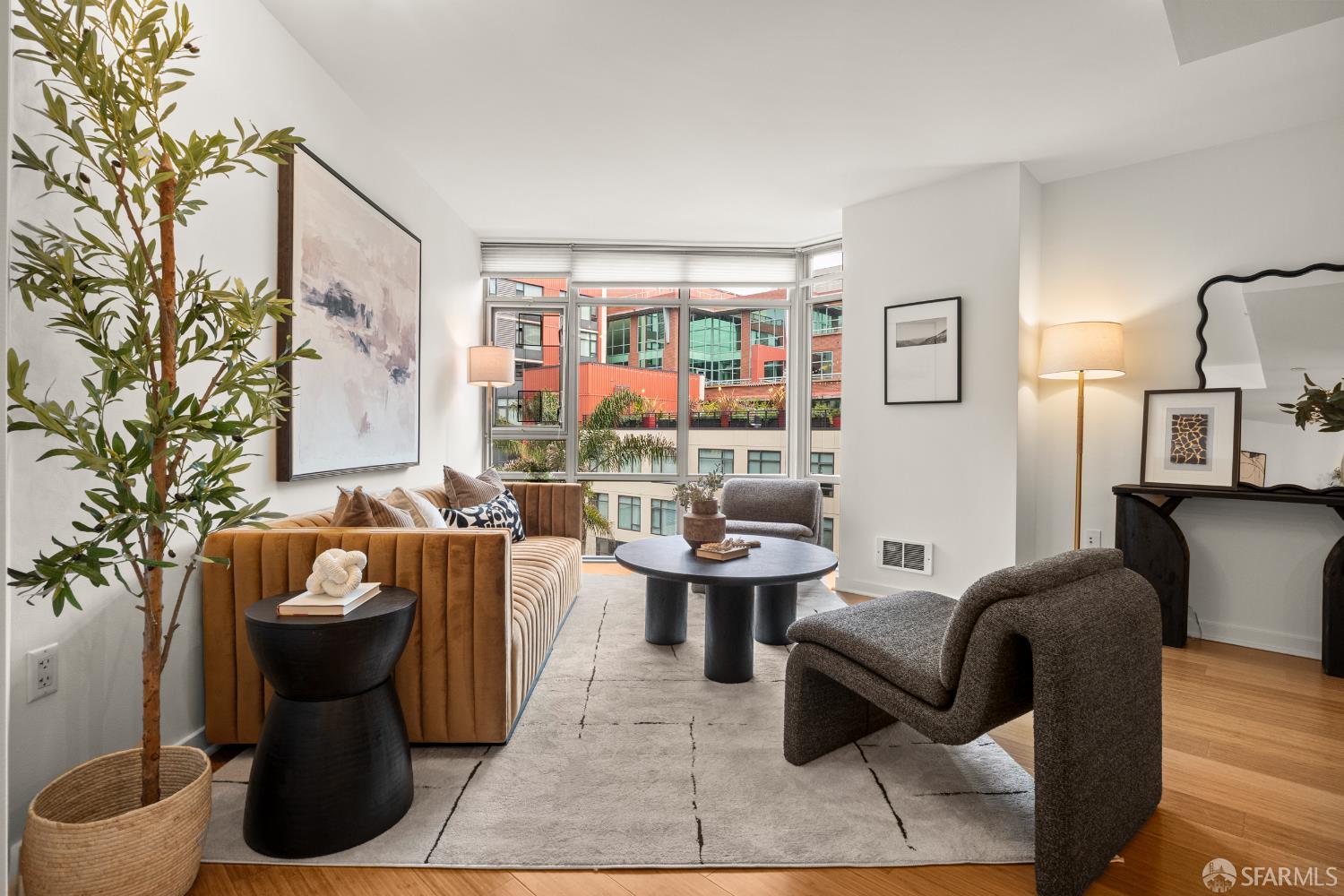 Photo #2: 426121120 Listing: Photo #2