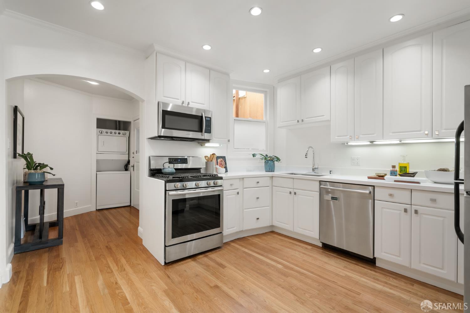 Photo #11: 426111079 Listing: Photo #11