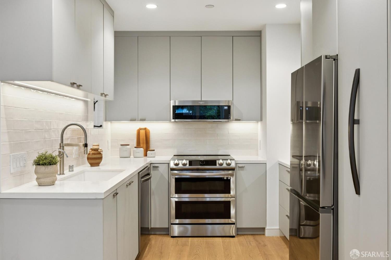 Photo #10: 426121073 Listing: Photo #10