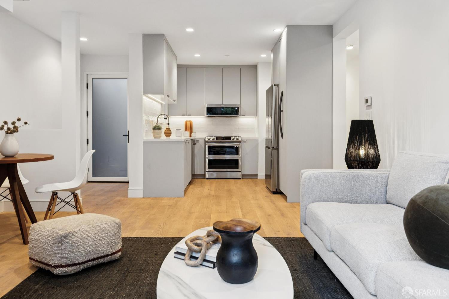 Photo #7: 426121073 Listing: Photo #7