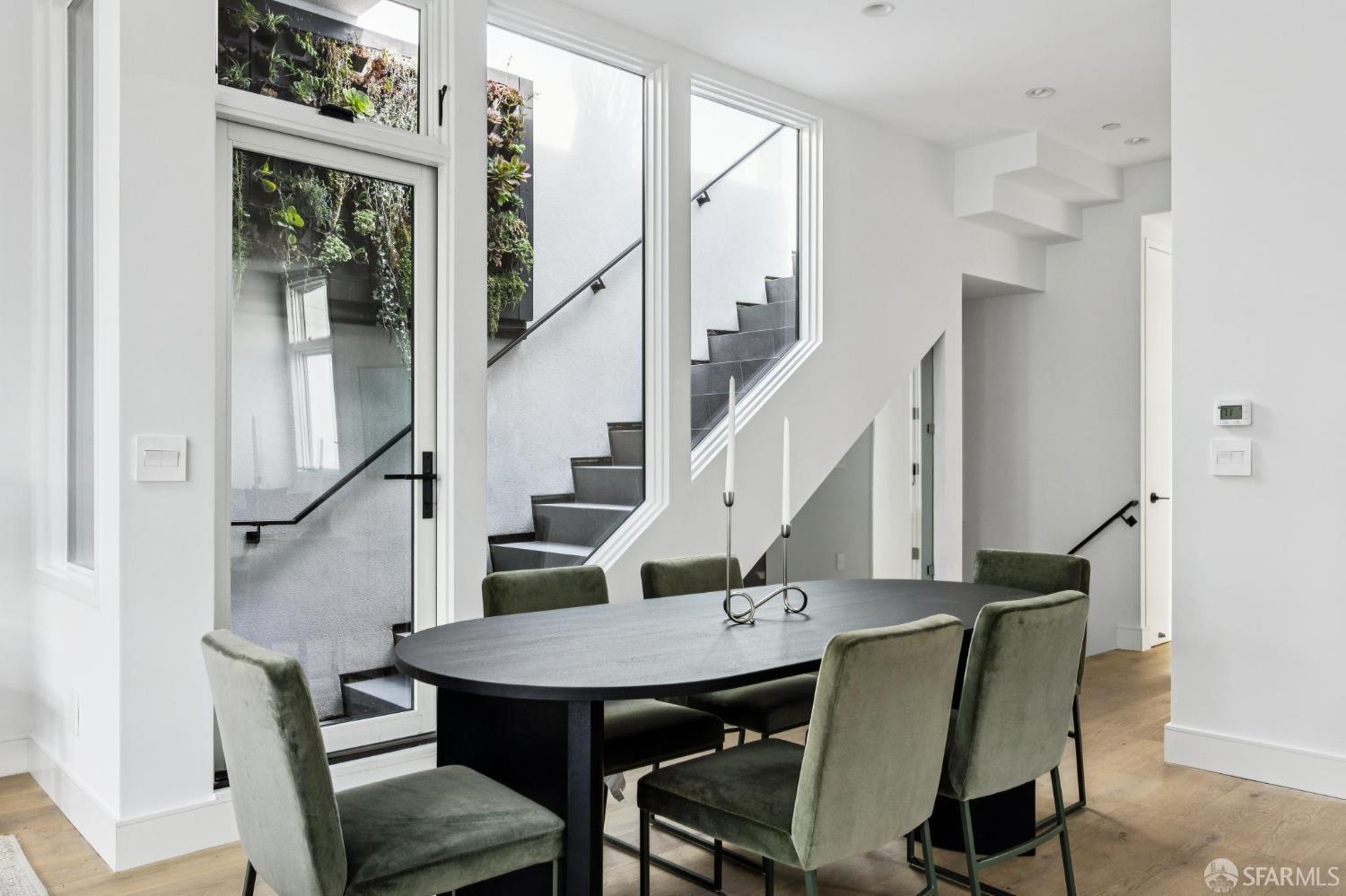 Photo #4: 426121056 Listing: Photo #4