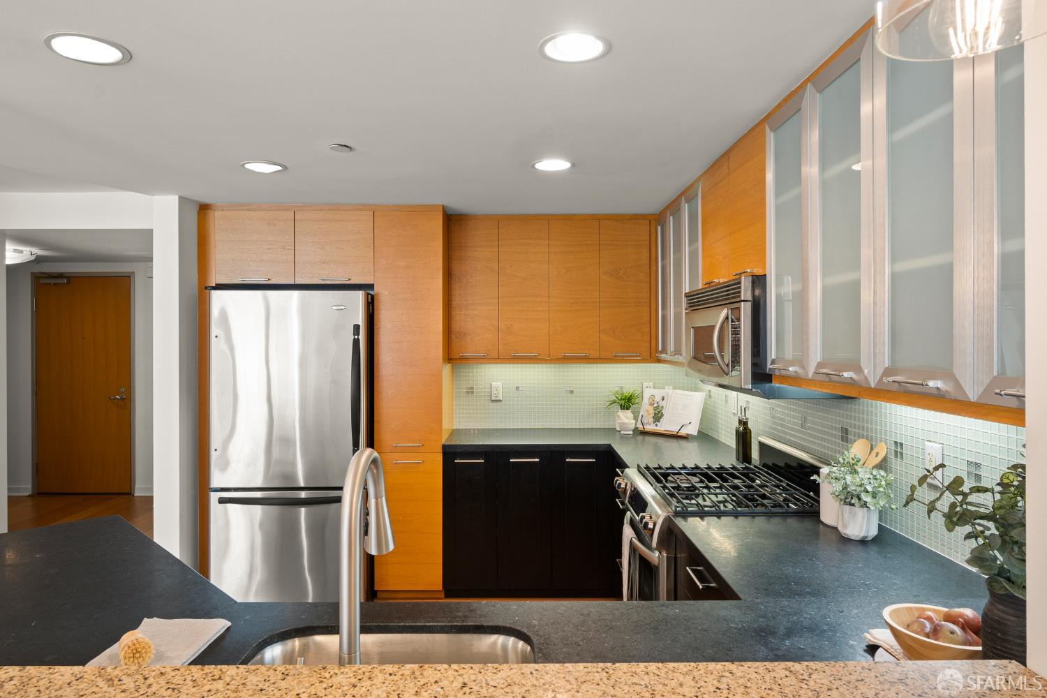 Photo #5: 426121120 Listing: Photo #5