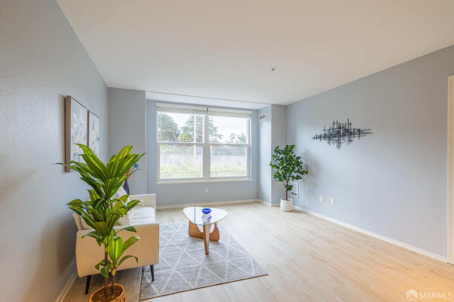 Photo #4: 426114992 Listing: Photo #4