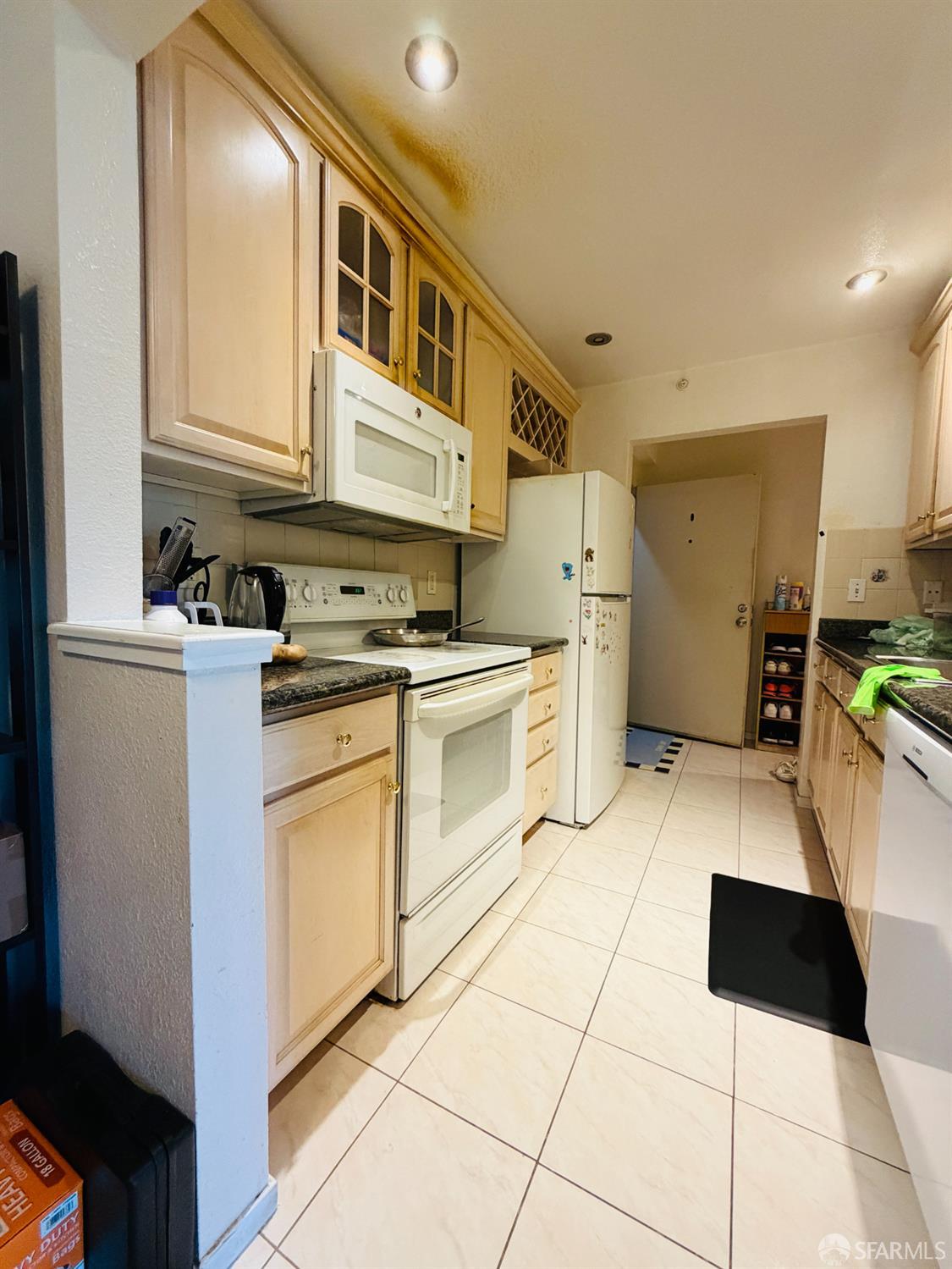 Detail Gallery Image 8 of 17 For 930 Mission Rd #38,  South San Francisco,  CA 94080 - 1 Beds | 1 Baths