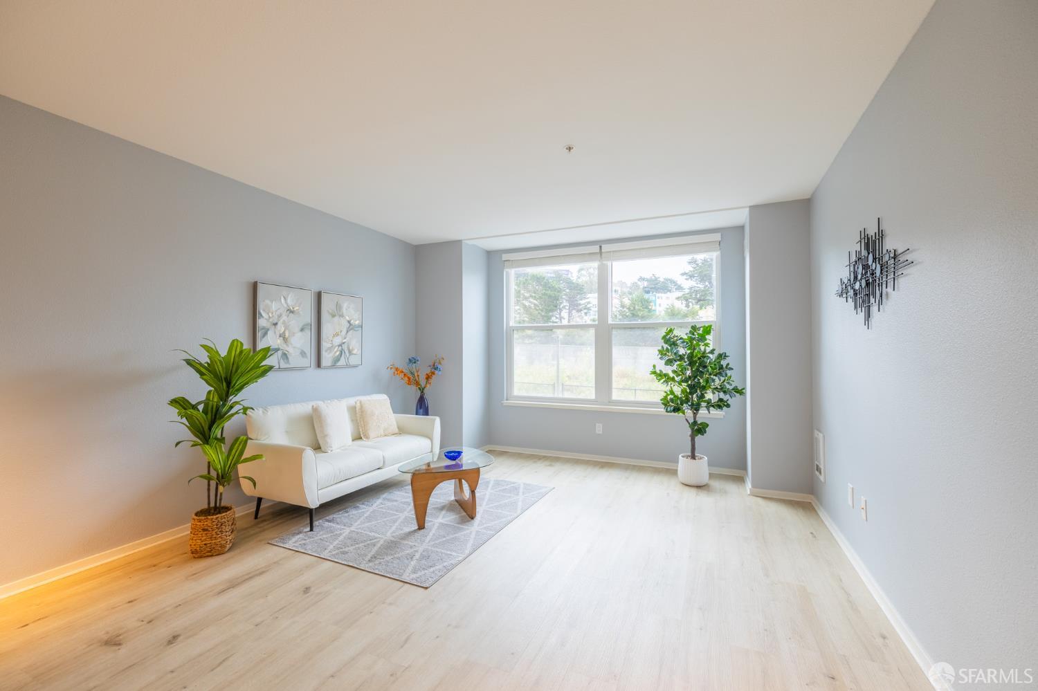 Photo #3: 426114992 Listing: Photo #3