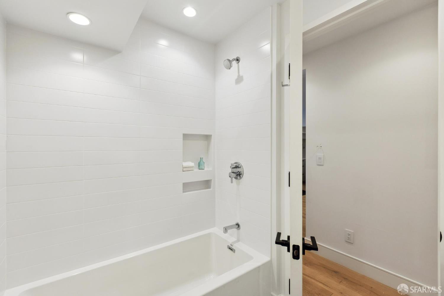 Photo #26: 426121073 Listing: Photo #26