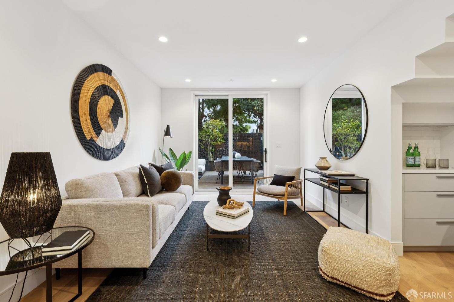 Photo #2: 426121073 Listing: Photo #2