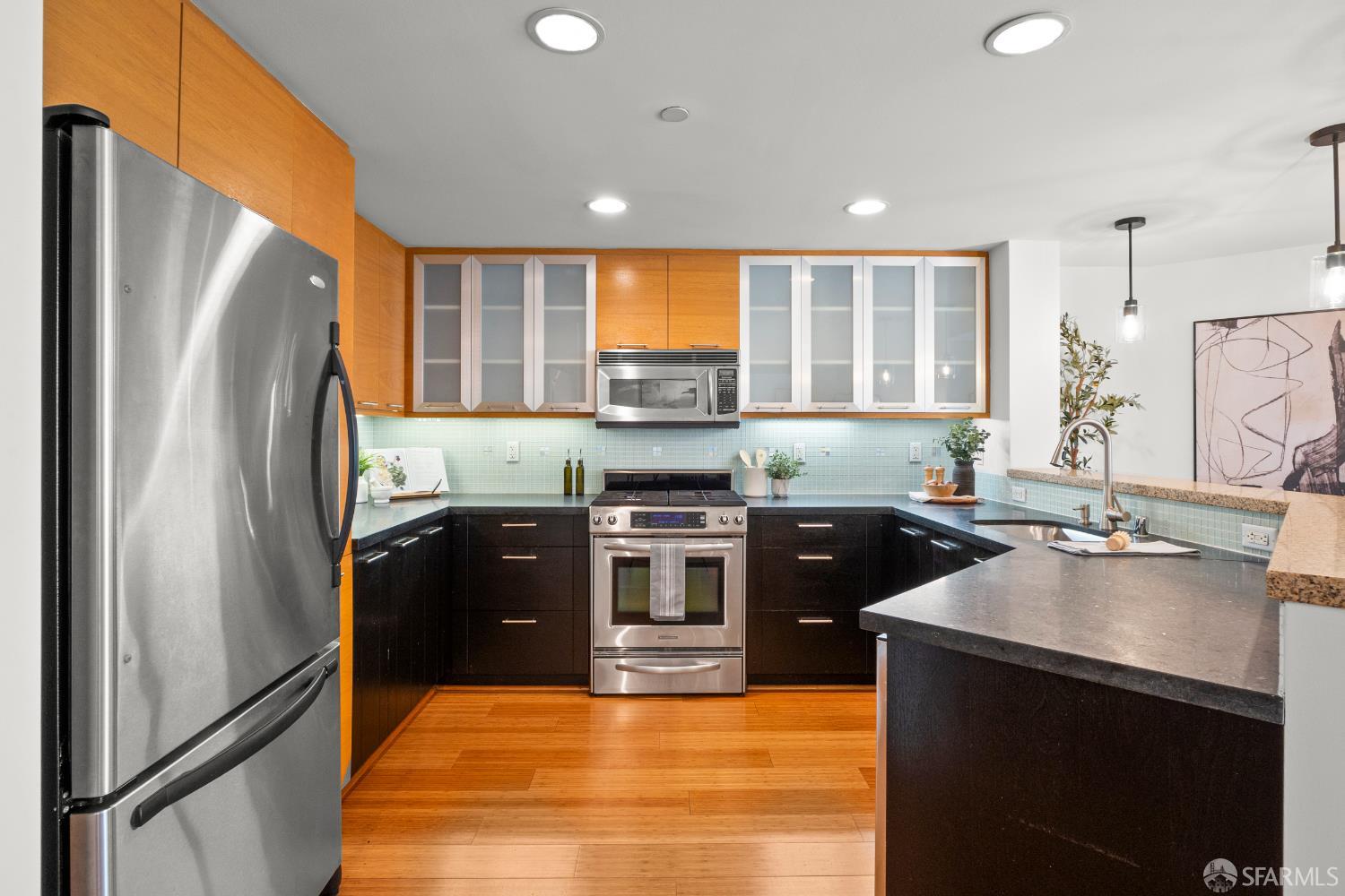 Photo #4: 426121120 Listing: Photo #4