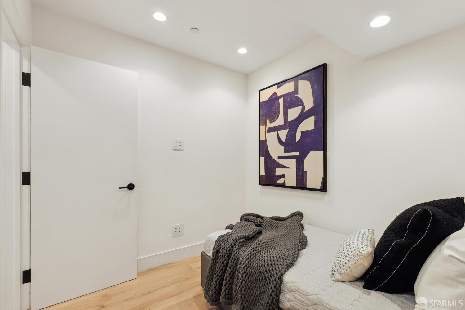 Photo #19: 426121073 Listing: Photo #19