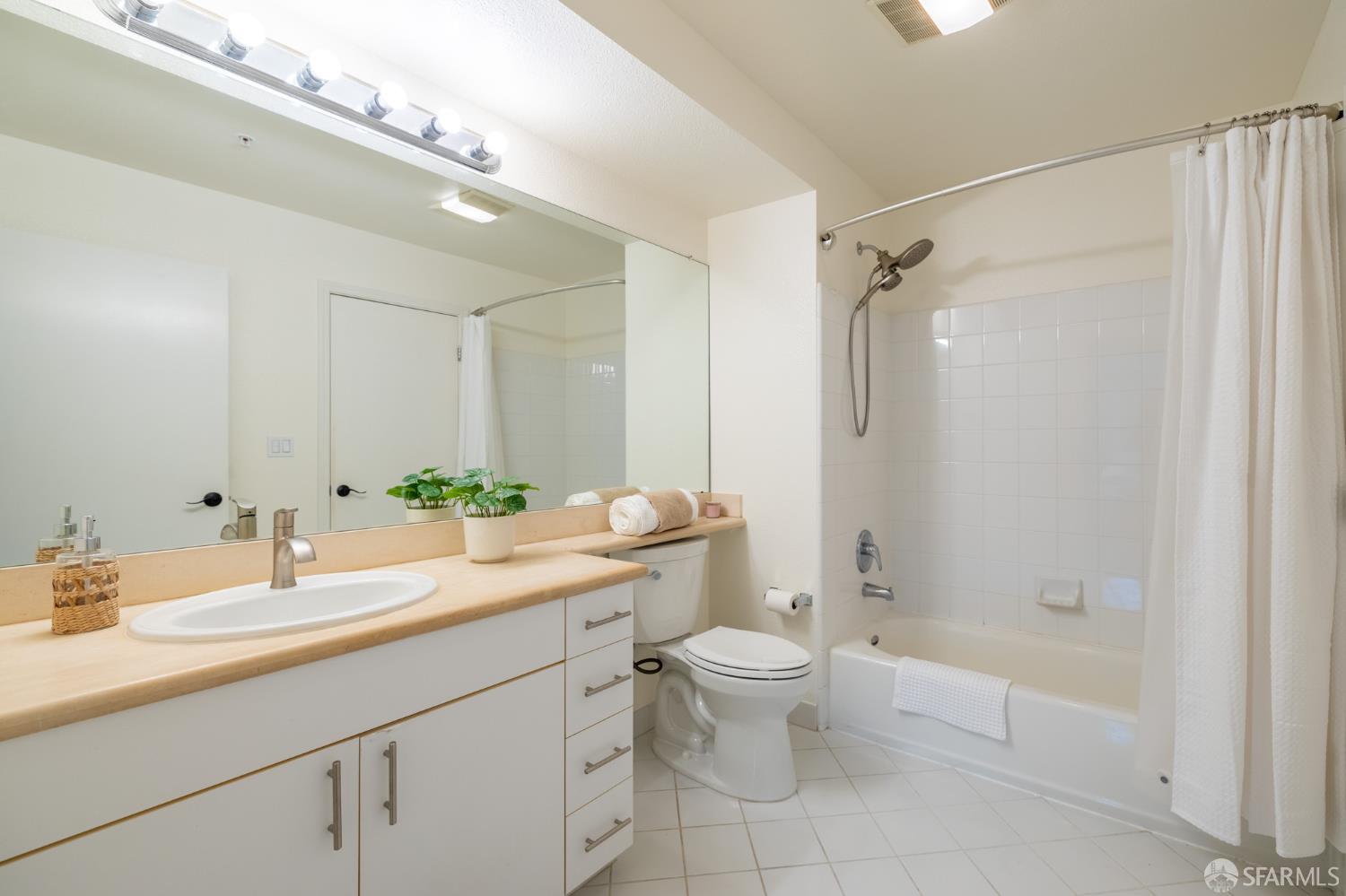 Photo #10: 426114992 Listing: Photo #10