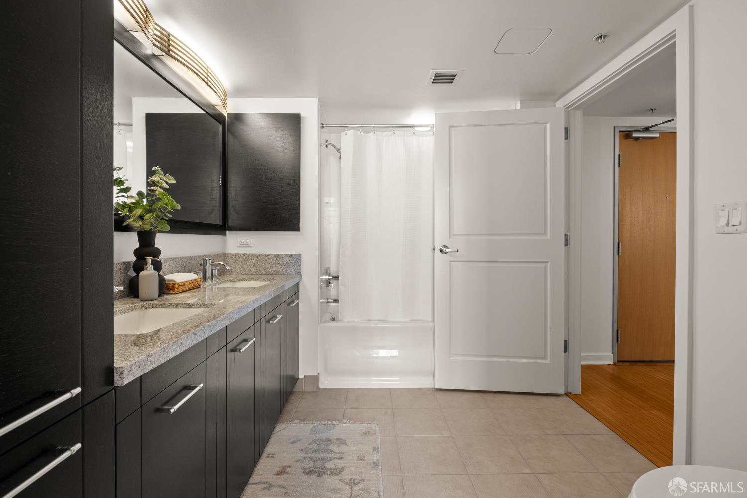 Photo #11: 426121120 Listing: Photo #11