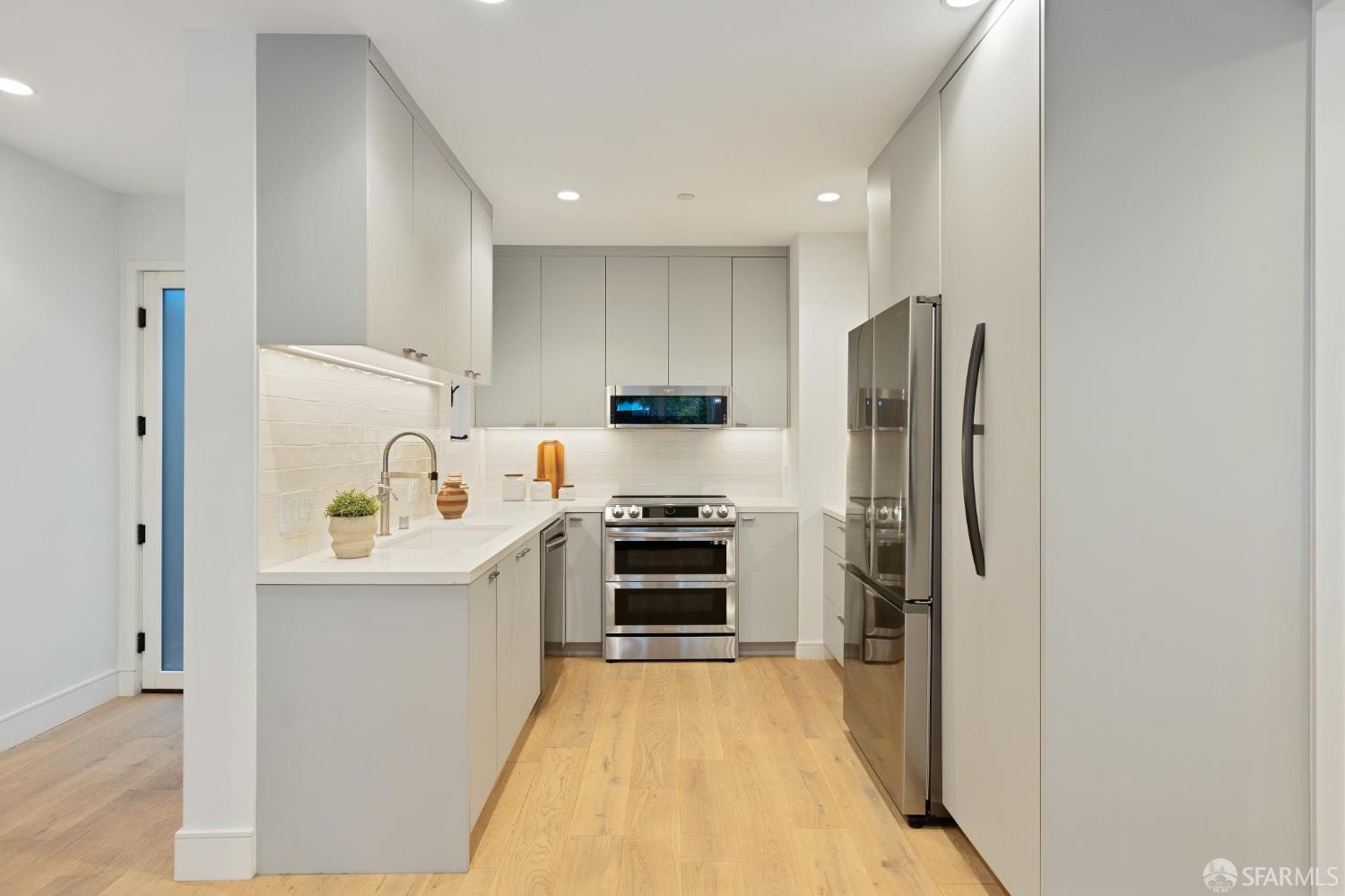 Photo #8: 426121073 Listing: Photo #8