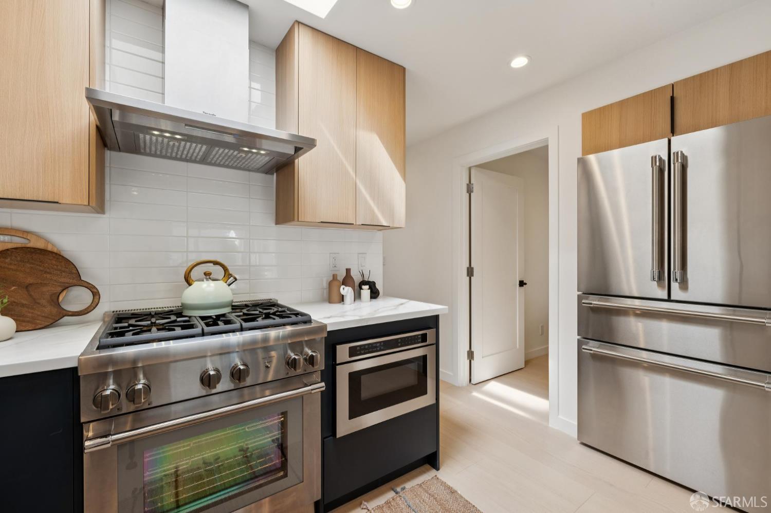 Detail Gallery Image 27 of 72 For 422 Winchester St, Daly City,  CA 94014 - 5 Beds | 3 Baths