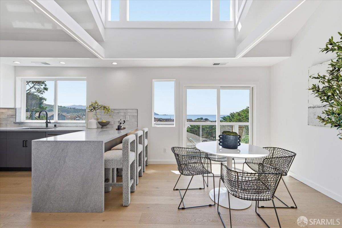 Detail Gallery Image 18 of 68 For 25 Shasta Ln, Pacifica,  CA 94044 - 4 Beds | 3 Baths