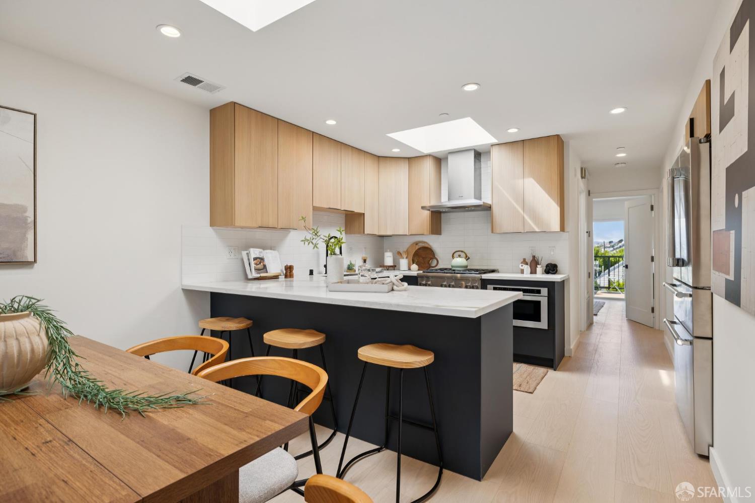 Detail Gallery Image 22 of 72 For 422 Winchester St, Daly City,  CA 94014 - 5 Beds | 3 Baths