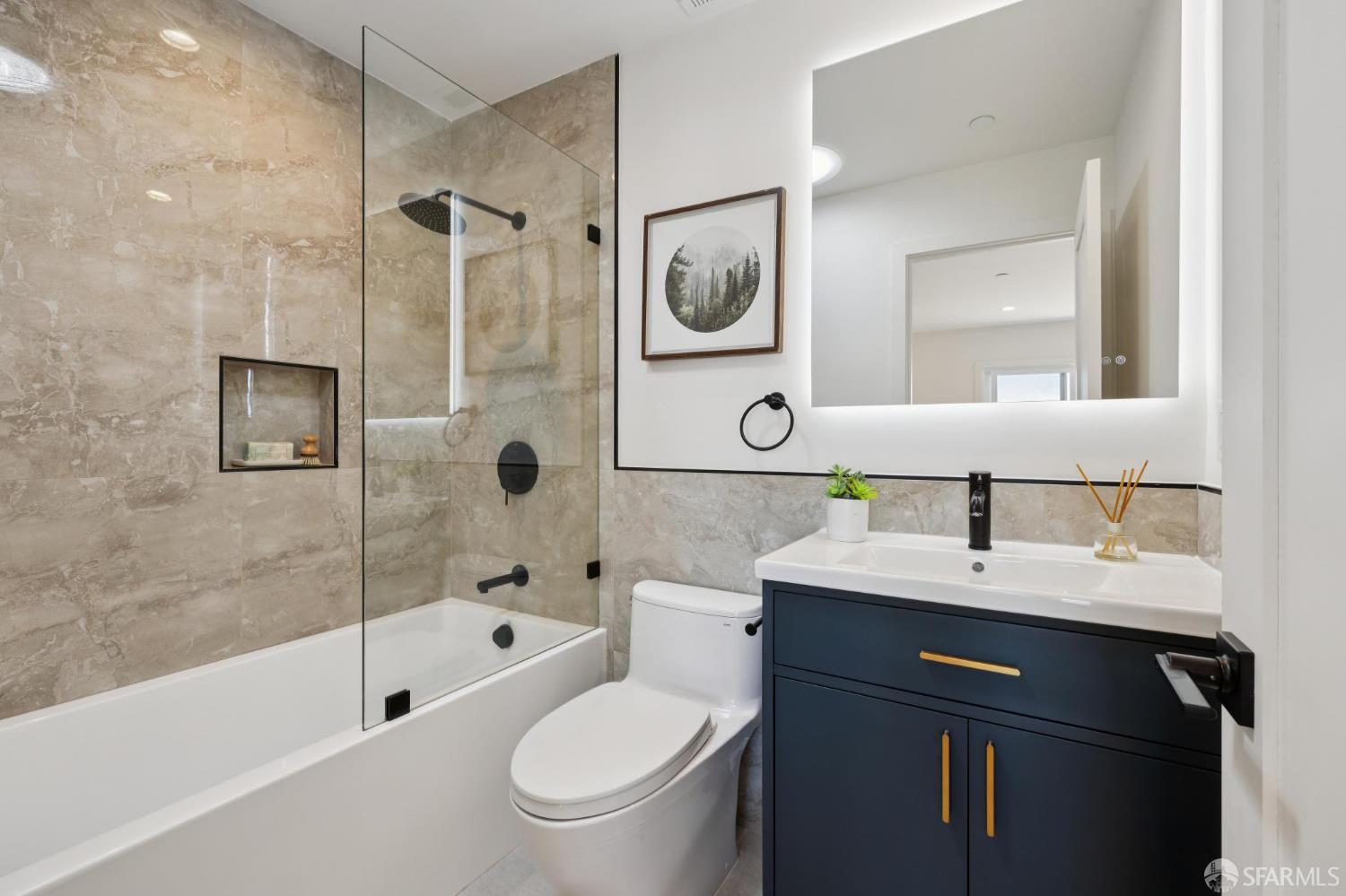 Detail Gallery Image 33 of 72 For 422 Winchester St, Daly City,  CA 94014 - 5 Beds | 3 Baths