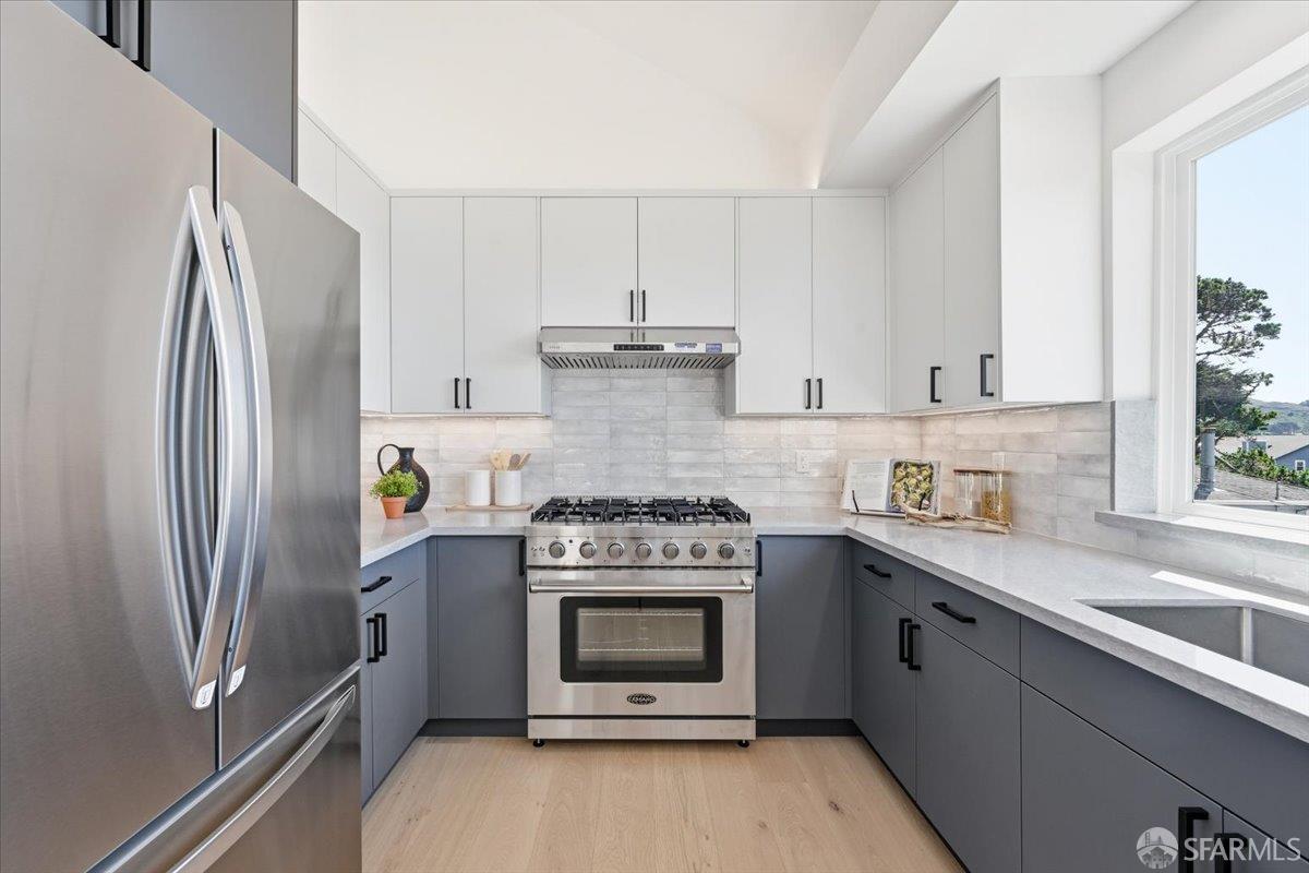 Detail Gallery Image 24 of 68 For 25 Shasta Ln, Pacifica,  CA 94044 - 4 Beds | 3 Baths