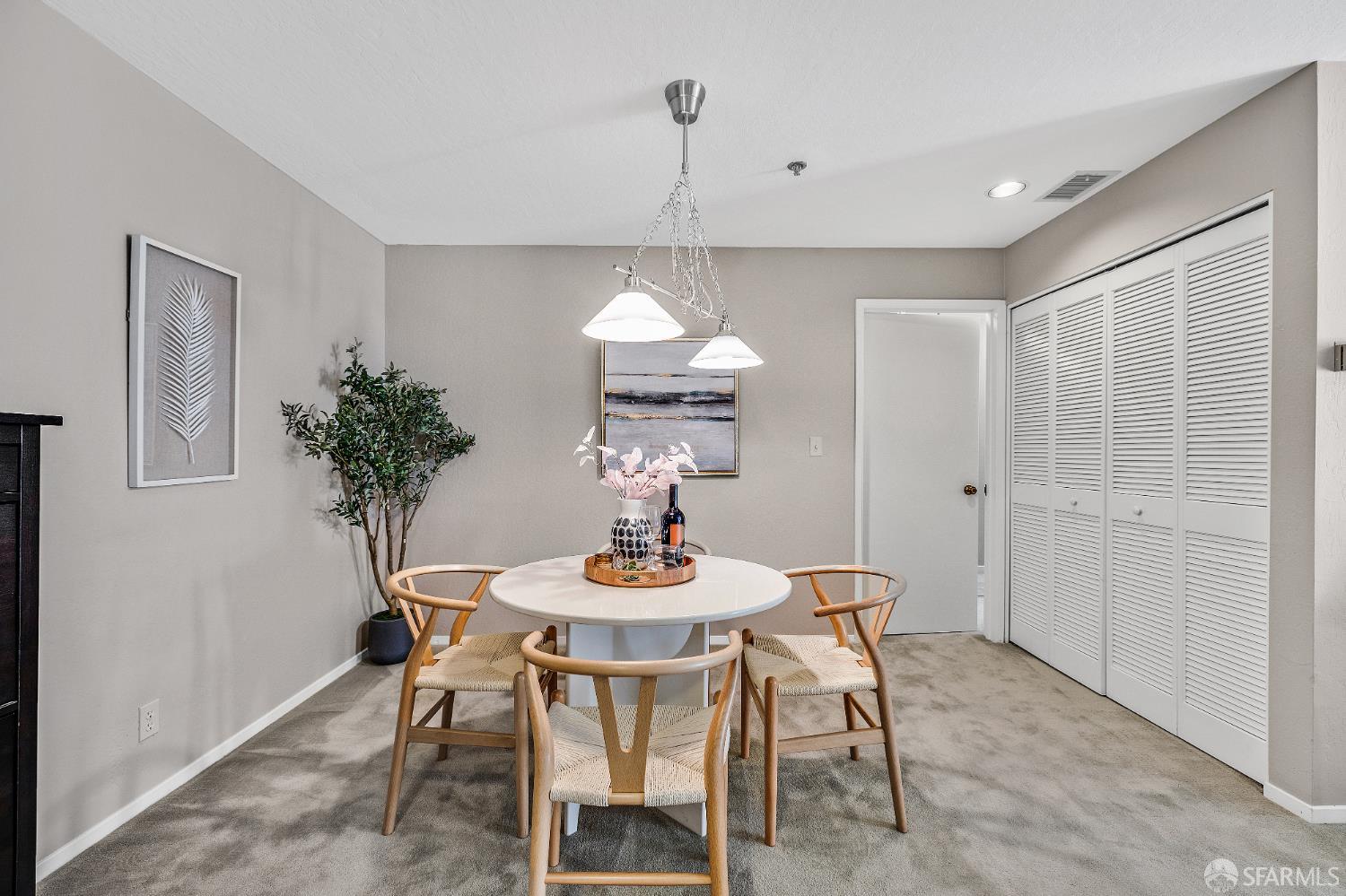 Detail Gallery Image 4 of 24 For 300 Murchison Dr #220,  Millbrae,  CA 94030 - 2 Beds | 2 Baths