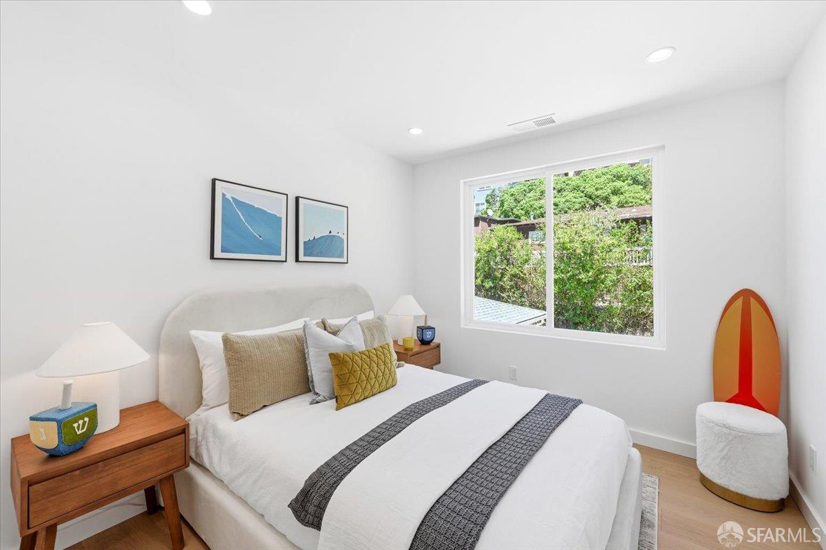 Detail Gallery Image 43 of 68 For 25 Shasta Ln, Pacifica,  CA 94044 - 4 Beds | 3 Baths