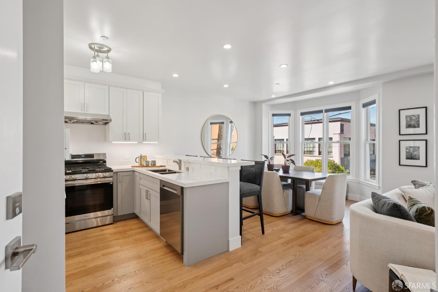 Photo #2: 426121363 Listing: Photo #2