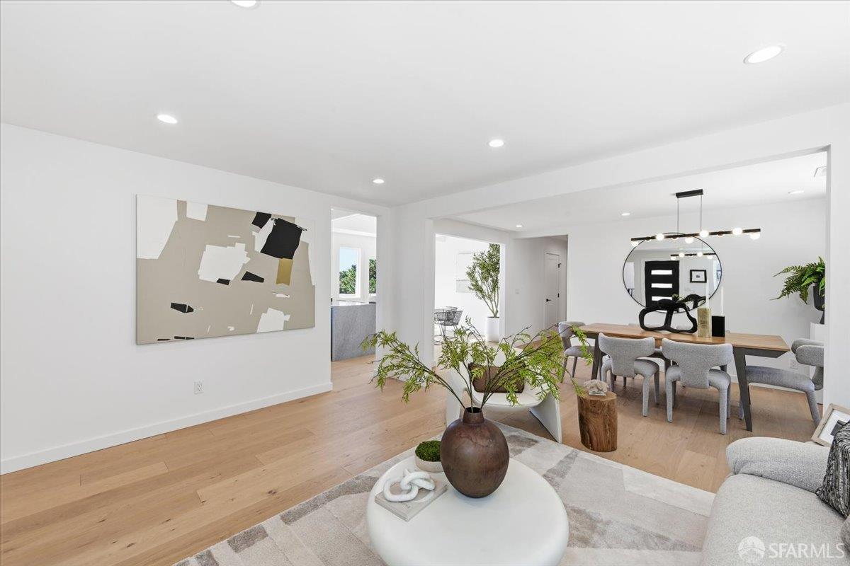 Detail Gallery Image 15 of 68 For 25 Shasta Ln, Pacifica,  CA 94044 - 4 Beds | 3 Baths