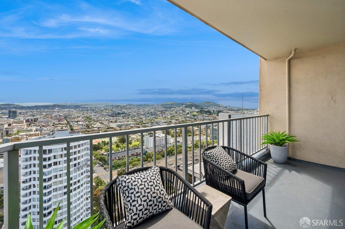 Photo #5: 426121063 Listing: Photo #5