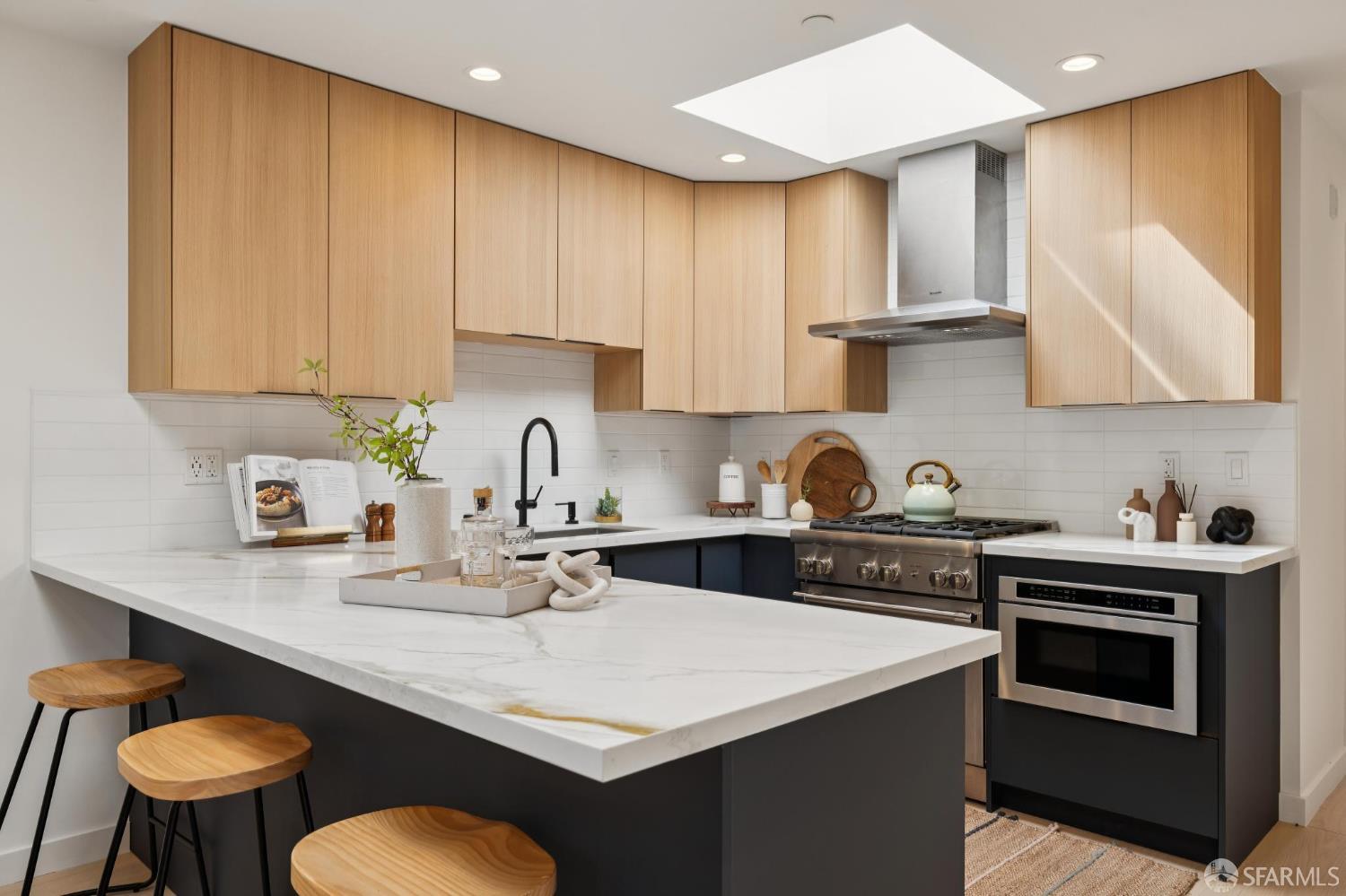 Detail Gallery Image 23 of 72 For 422 Winchester St, Daly City,  CA 94014 - 5 Beds | 3 Baths