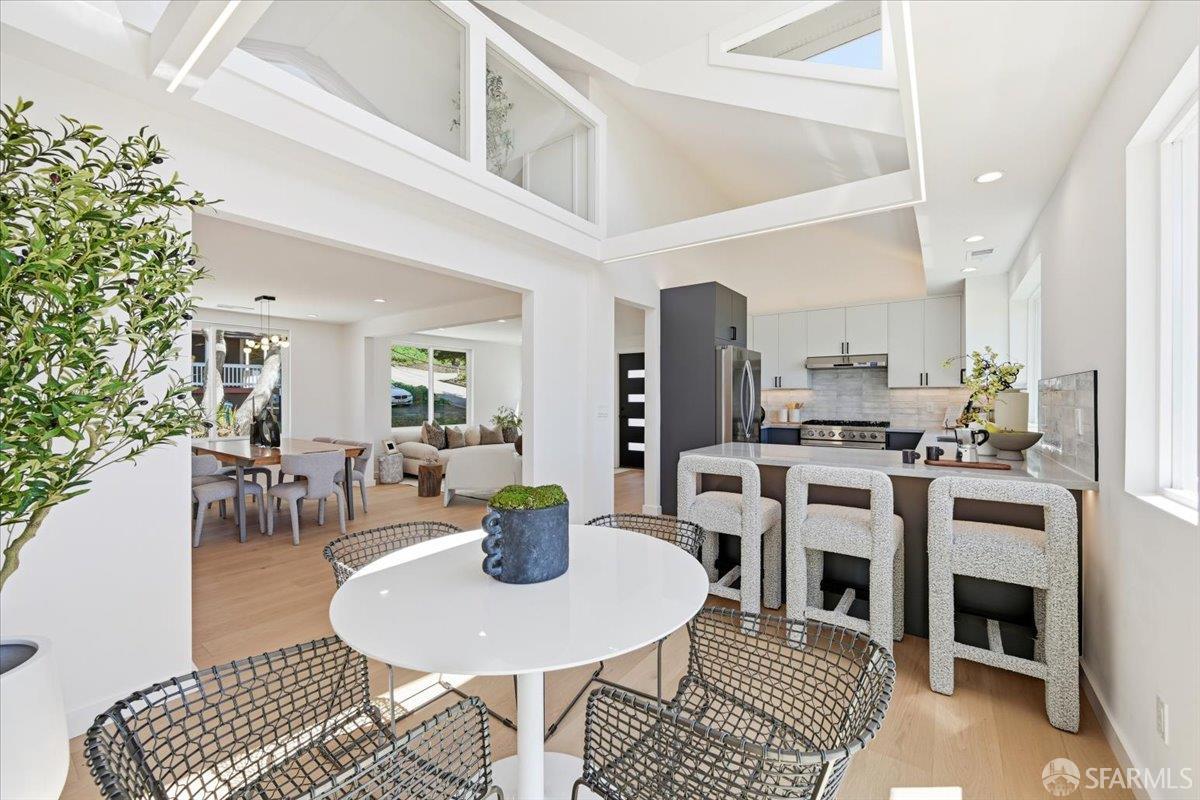 Detail Gallery Image 28 of 68 For 25 Shasta Ln, Pacifica,  CA 94044 - 4 Beds | 3 Baths