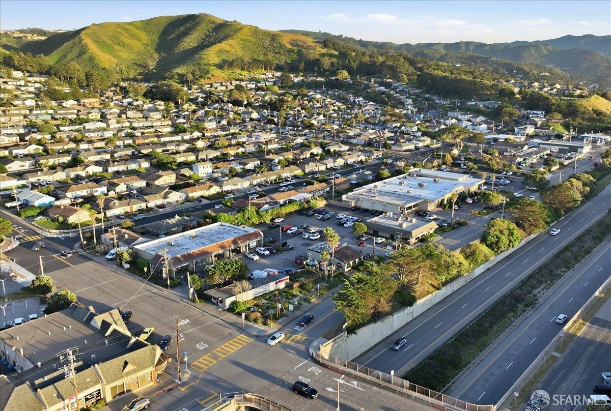 Detail Gallery Image 62 of 68 For 25 Shasta Ln, Pacifica,  CA 94044 - 4 Beds | 3 Baths