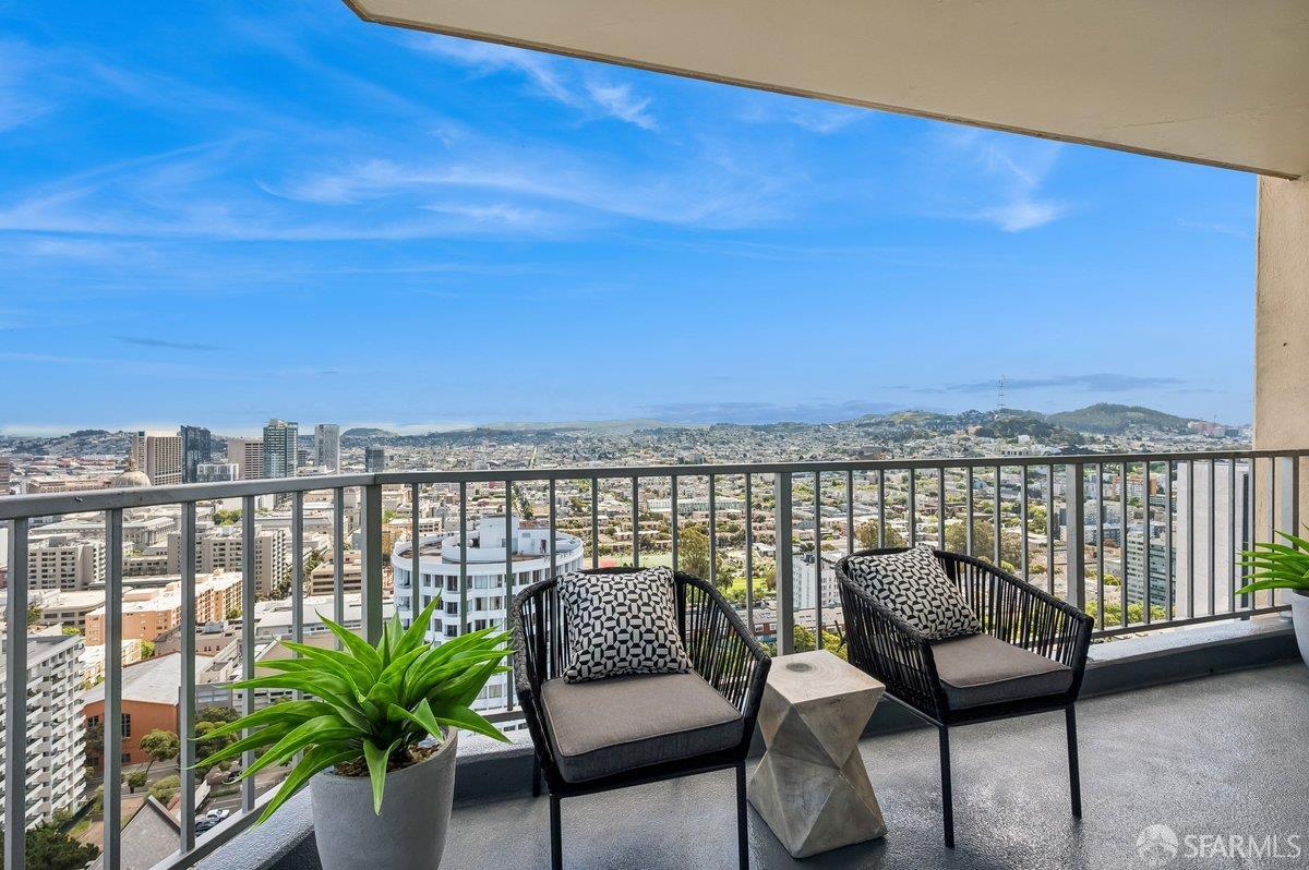 Photo #4: 426121063 Listing: Photo #4