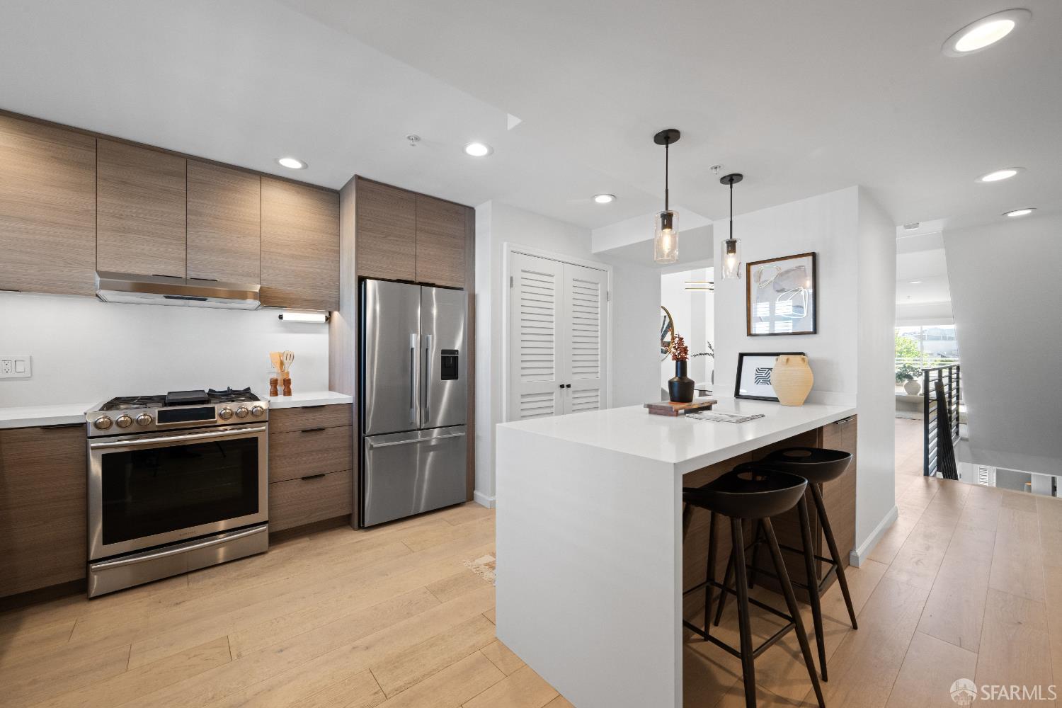 Photo #5: 426120198 Listing: Photo #5