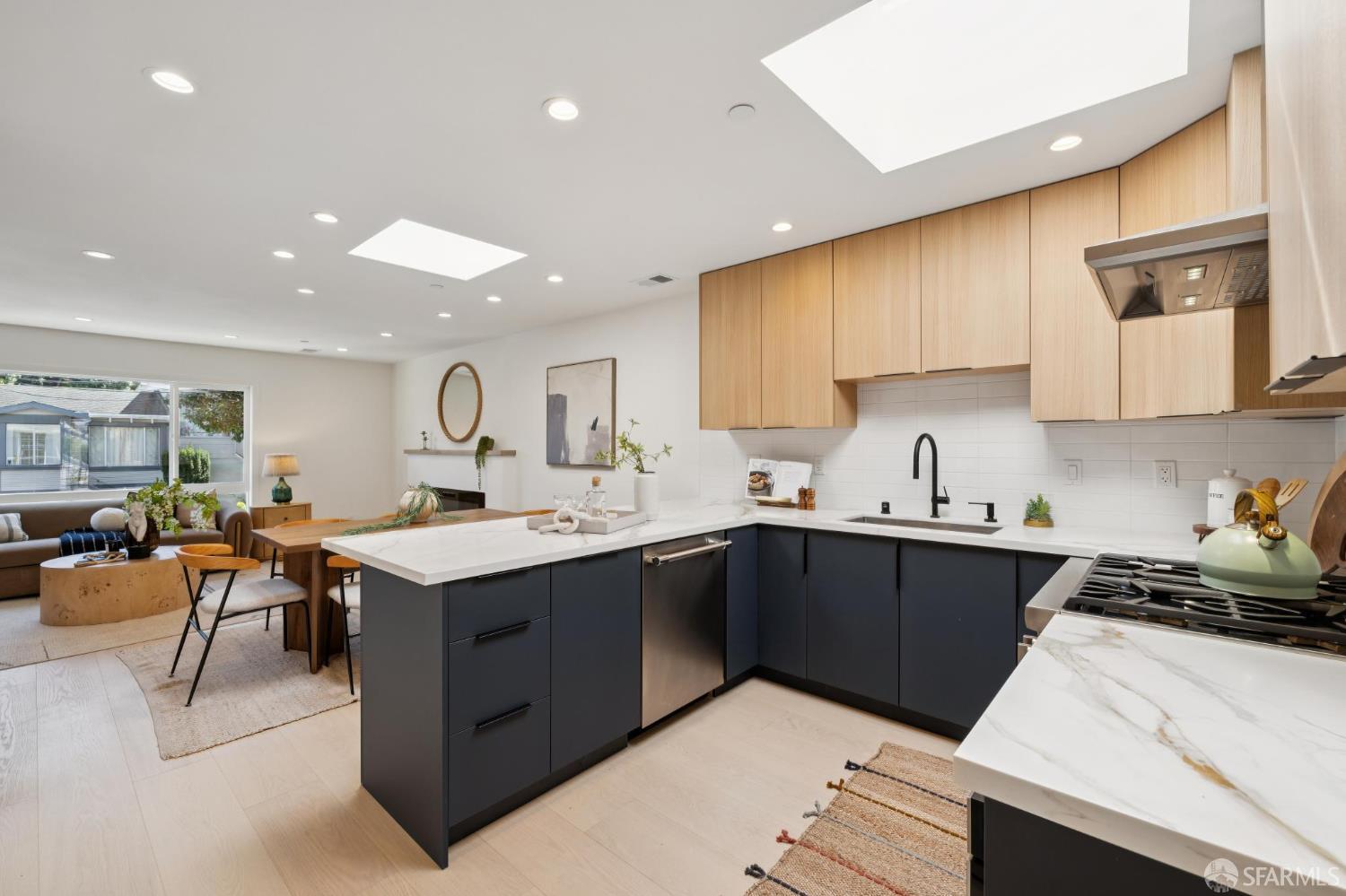 Detail Gallery Image 28 of 72 For 422 Winchester St, Daly City,  CA 94014 - 5 Beds | 3 Baths