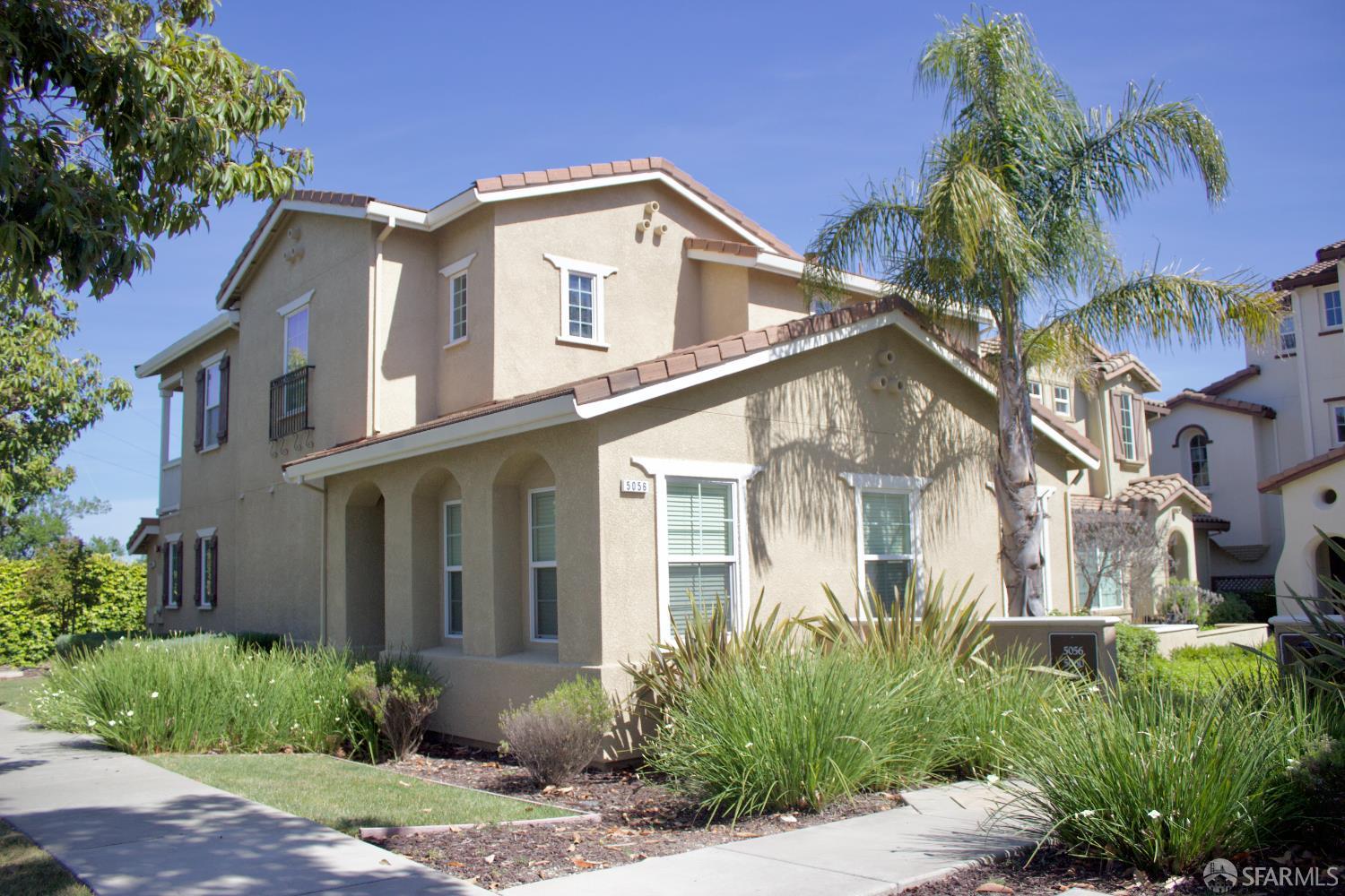 Front Image Thumbnail for SF426119420